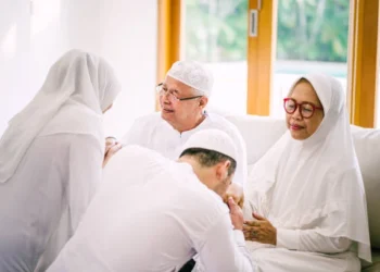 Kewajiban Orangtua kepada Anak-anaknya Berdasarkan Al-Quran dan Hadis